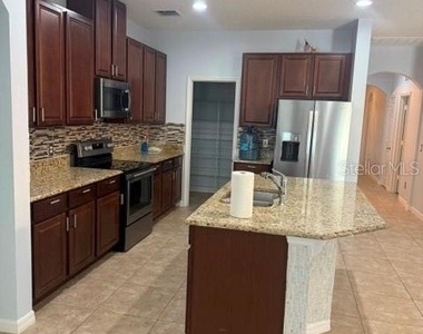 3817 Mt Vernon Way - Photo Thumbnail 3