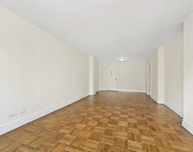 420 East 79th Street - Photo Thumbnail 1