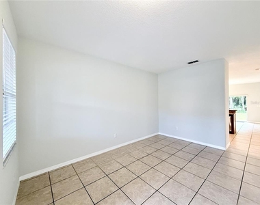 11155 Savannah Landing Circle - Photo Thumbnail 5
