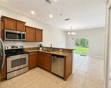 11155 Savannah Landing Circle - Photo Thumbnail 6