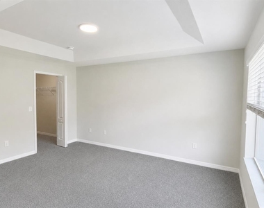11155 Savannah Landing Circle - Photo Thumbnail 19