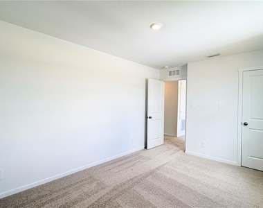 583 Artemis Street - Photo Thumbnail 34