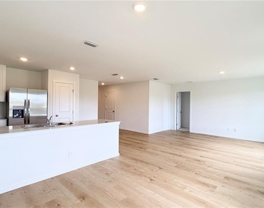583 Artemis Street - Photo Thumbnail 15
