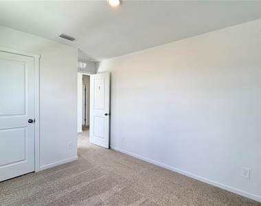 583 Artemis Street - Photo Thumbnail 30