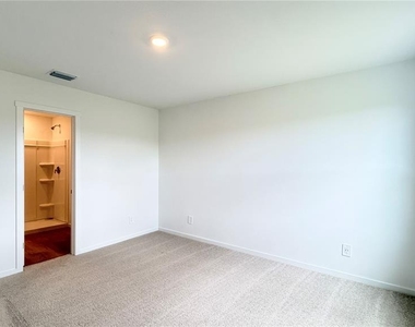 583 Artemis Street - Photo Thumbnail 21