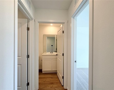 583 Artemis Street - Photo Thumbnail 5