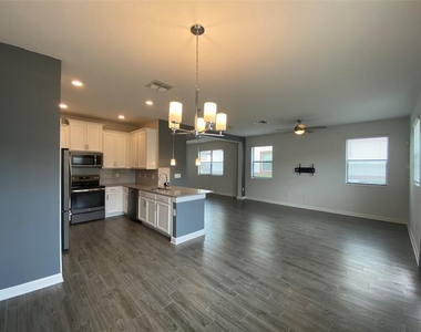 1218 Payne Stewart Drive - Photo Thumbnail 10