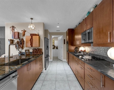 100 S Eola Drive - Photo Thumbnail 5