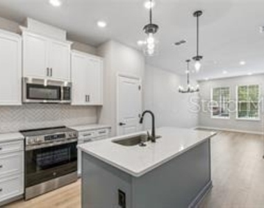 4353 Roush Avenue - Photo Thumbnail 2