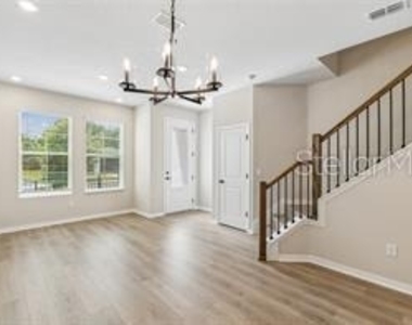 4353 Roush Avenue - Photo Thumbnail 3