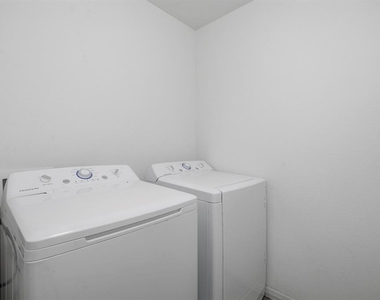 16604 Broadford Lane - Photo Thumbnail 26