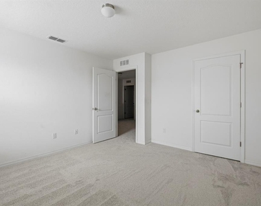 16604 Broadford Lane - Photo Thumbnail 21