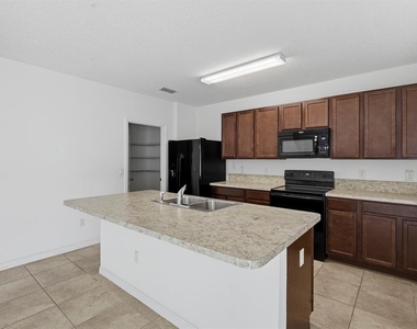 16604 Broadford Lane - Photo Thumbnail 7
