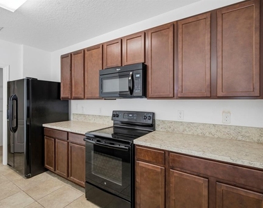 16604 Broadford Lane - Photo Thumbnail 8