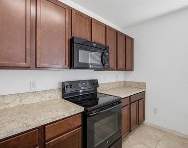 16604 Broadford Lane - Photo Thumbnail 10