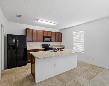 16604 Broadford Lane - Photo Thumbnail 6