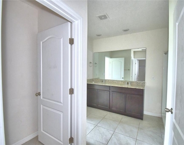 5628 Siltstone Street - Photo Thumbnail 45