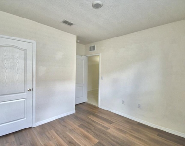 5628 Siltstone Street - Photo Thumbnail 16