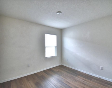 5628 Siltstone Street - Photo Thumbnail 14