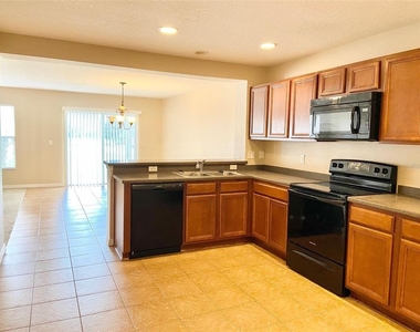 2539 Aventurine Street - Photo Thumbnail 8