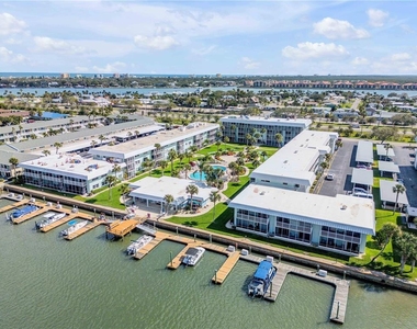 325 N Causeway - Photo Thumbnail 7
