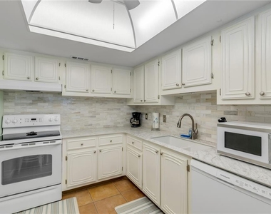 325 N Causeway - Photo Thumbnail 12
