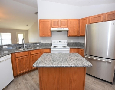 6835 Hunters Crossing Boulevard - Photo Thumbnail 4