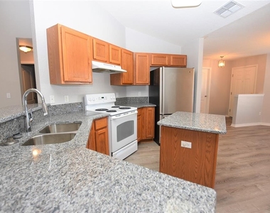 6835 Hunters Crossing Boulevard - Photo Thumbnail 5