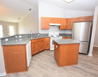 6835 Hunters Crossing Boulevard - Photo Thumbnail 3