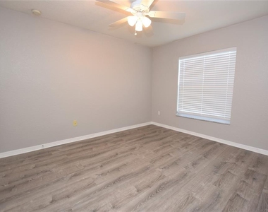 6835 Hunters Crossing Boulevard - Photo Thumbnail 16