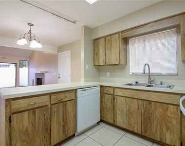 1545 King Avenue - Photo Thumbnail 2