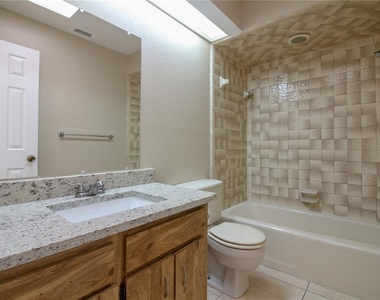 1545 King Avenue - Photo Thumbnail 17