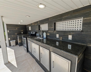 228 W Lake Ina Drive - Photo Thumbnail 41