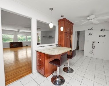 228 W Lake Ina Drive - Photo Thumbnail 11