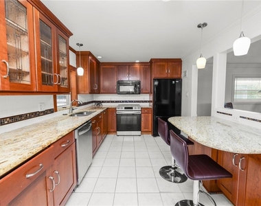 228 W Lake Ina Drive - Photo Thumbnail 8
