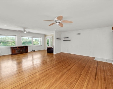 228 W Lake Ina Drive - Photo Thumbnail 15