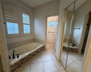 9717 Sw 32nd Lane - Photo Thumbnail 6