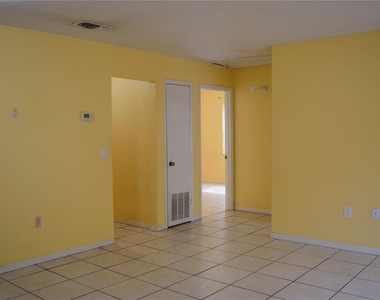 7423 Sw 42nd Pl - Photo Thumbnail 3