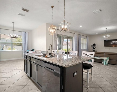 9153 Carmela Avenue - Photo Thumbnail 12