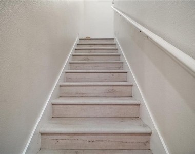 9153 Carmela Avenue - Photo Thumbnail 18