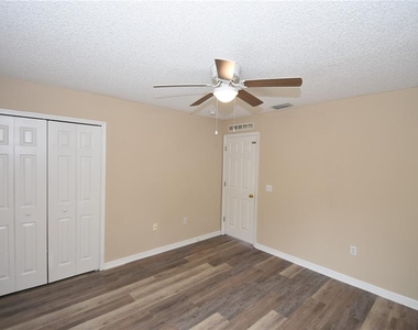 27 Riverdale Lane - Photo Thumbnail 30