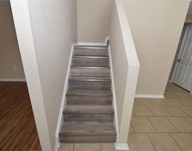 27 Riverdale Lane - Photo Thumbnail 15