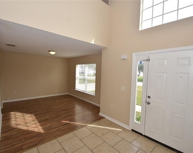 27 Riverdale Lane - Photo Thumbnail 2