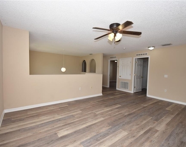 27 Riverdale Lane - Photo Thumbnail 18