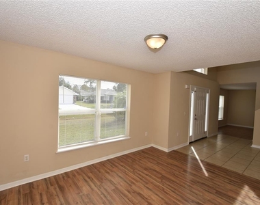 27 Riverdale Lane - Photo Thumbnail 3