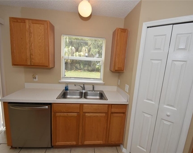 27 Riverdale Lane - Photo Thumbnail 8