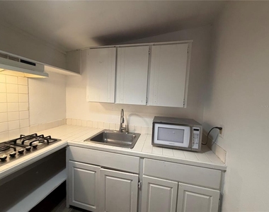 410 W Howry Avenue - Photo Thumbnail 4