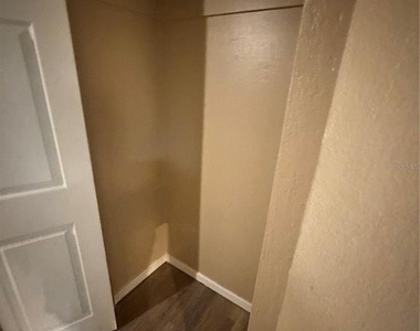 410 W Howry Avenue - Photo Thumbnail 3