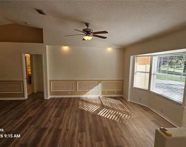 3998 Dakota Circle - Photo Thumbnail 4