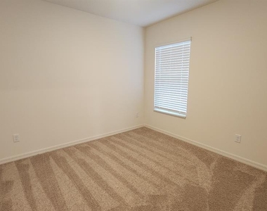 63 Pritchard Drive - Photo Thumbnail 8